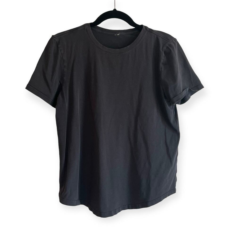 lululemon Black Short Sleeve Tee